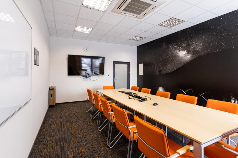 Nowoczesna sala konferencyjna w biurowcu MODO OFFICE Rzeszów